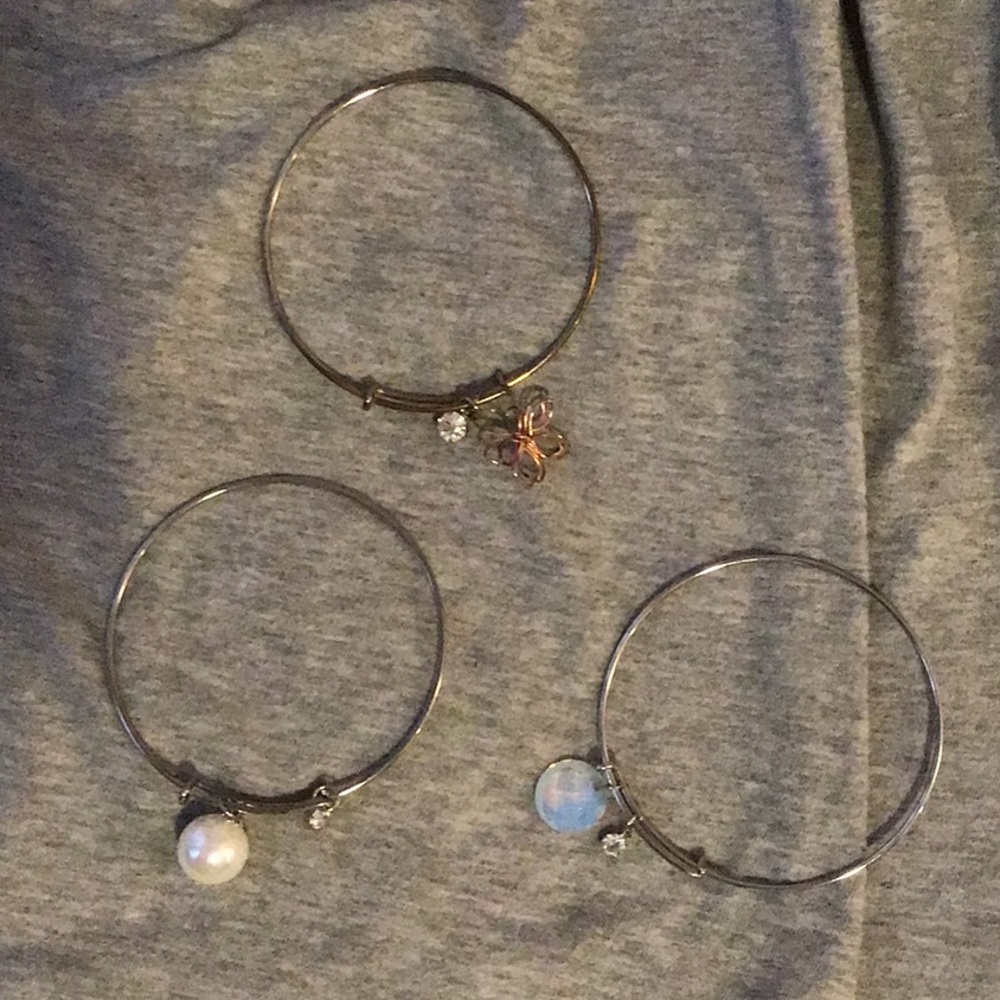 Women’s jewelry